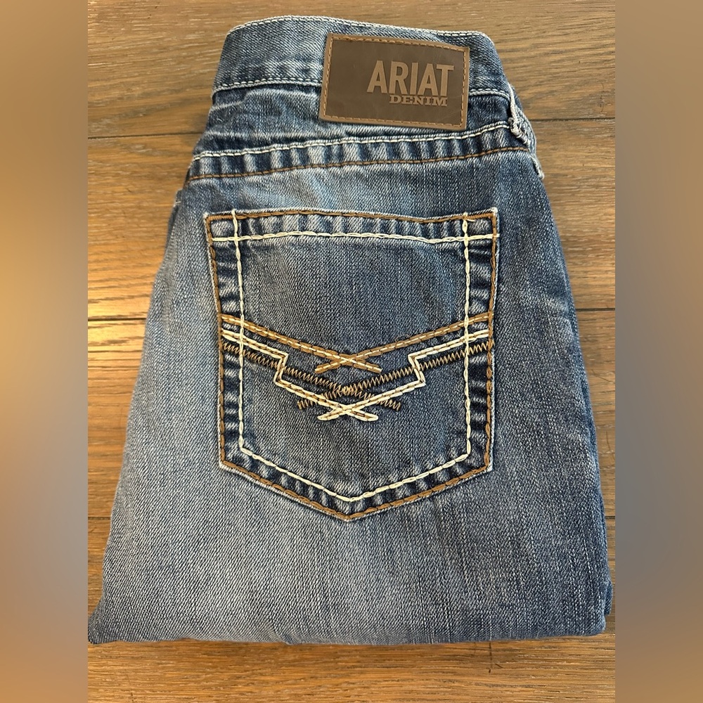 Ariat M5 Slim Straight Jeans Size 31x32 Gently Worn